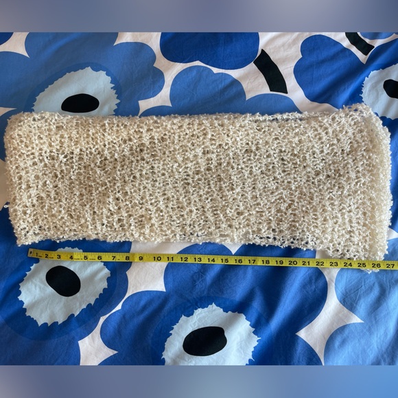 Handmade loop scarf - Picture 3 of 3